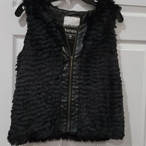 Kensie size m faux fur vext great condition